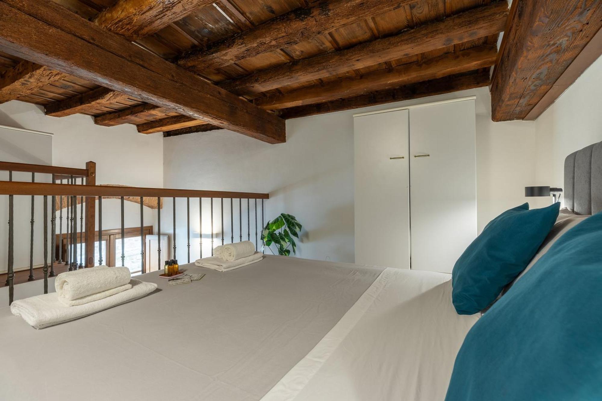 Dimora Storica Uffizi & Ponte Vecchio Apartment Florence